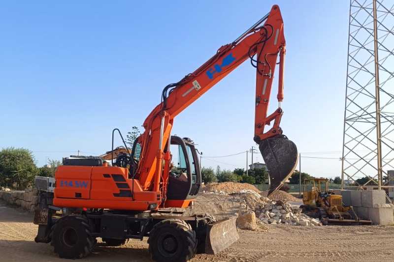 OmecoHub - Immagine FIAT KOBELCO E145W